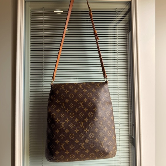 ❤️LV Monogram Musette Bag Crossbody Authentic - Picture 2 of 15